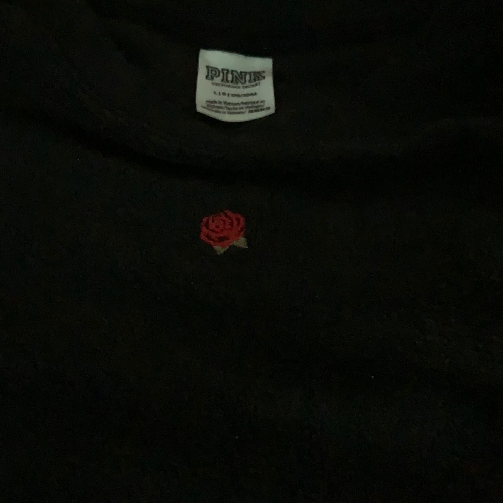 Woman’s PINK sweatshirt with little roses